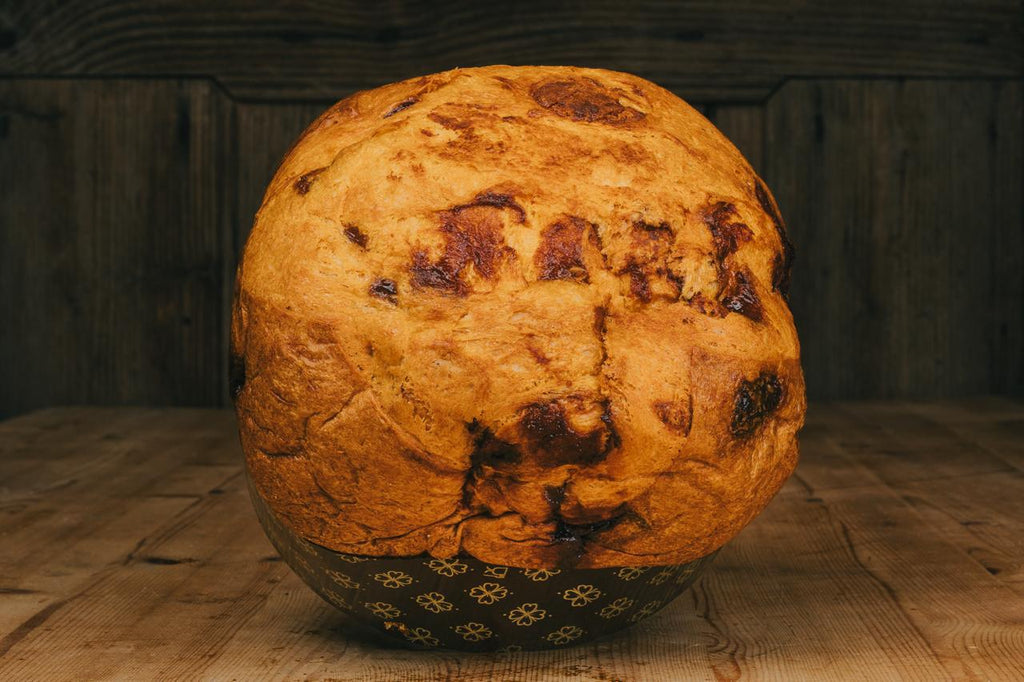 Classic Panettone - Traditional Italian Christmas Cake - Naturally Leavened with Raisins and Candied Orange - Made in Italy