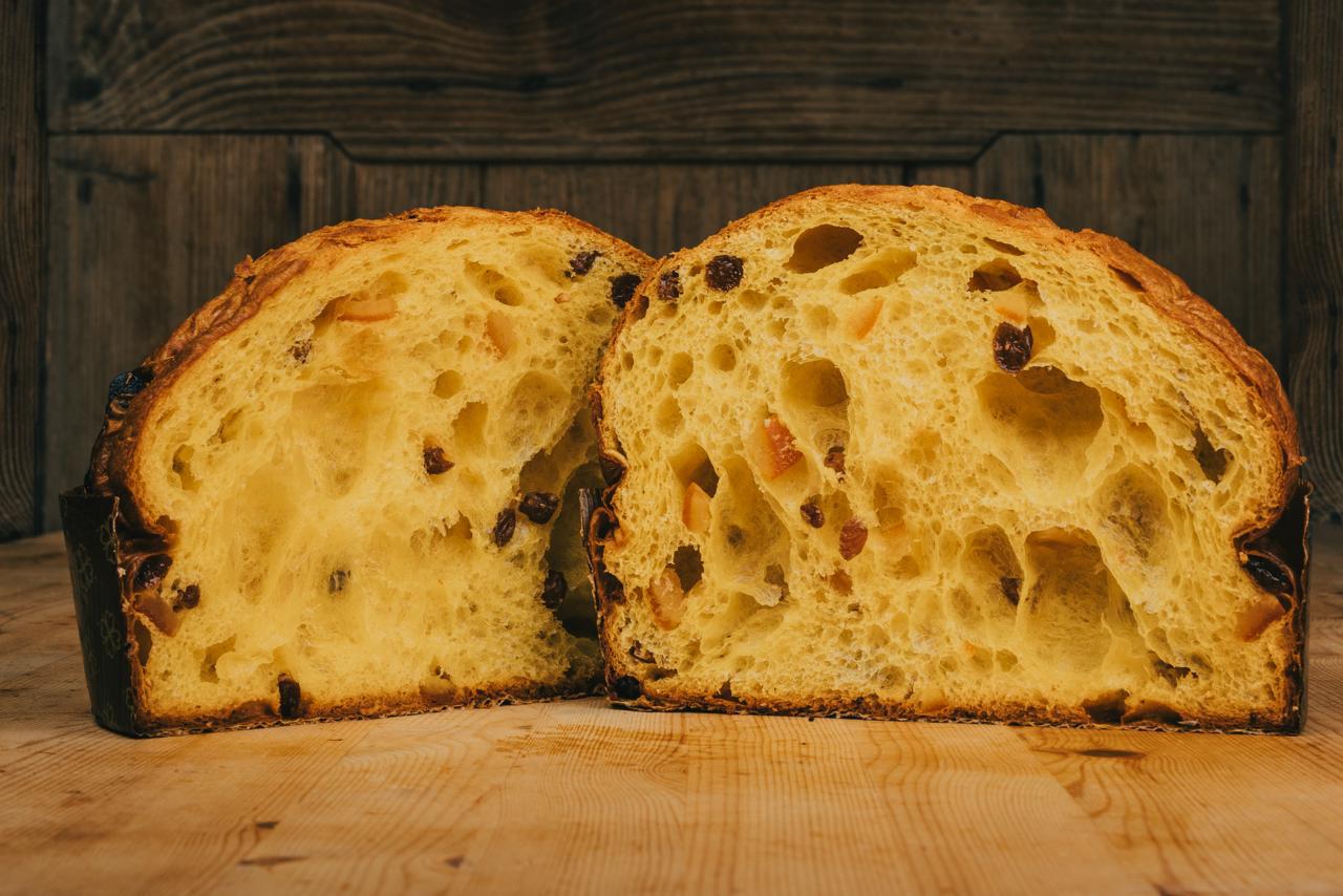 Classic Panettone - Traditional Italian Christmas Cake - Naturally Leavened with Raisins and Candied Orange - Made in Italy